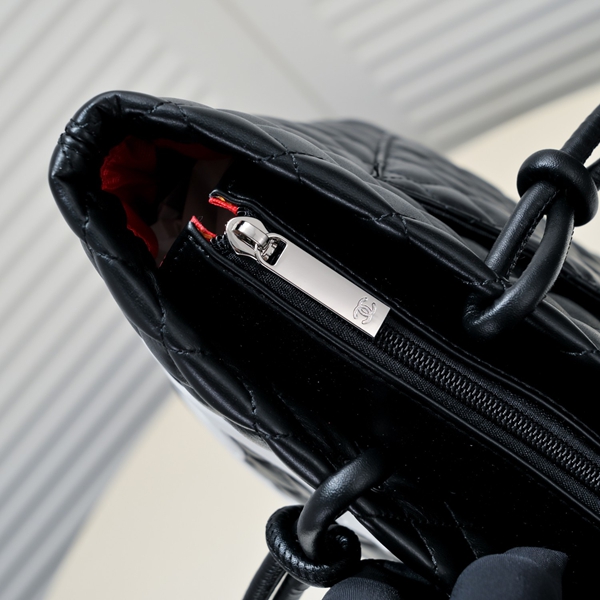 シャネルバッグ角部分ディテール